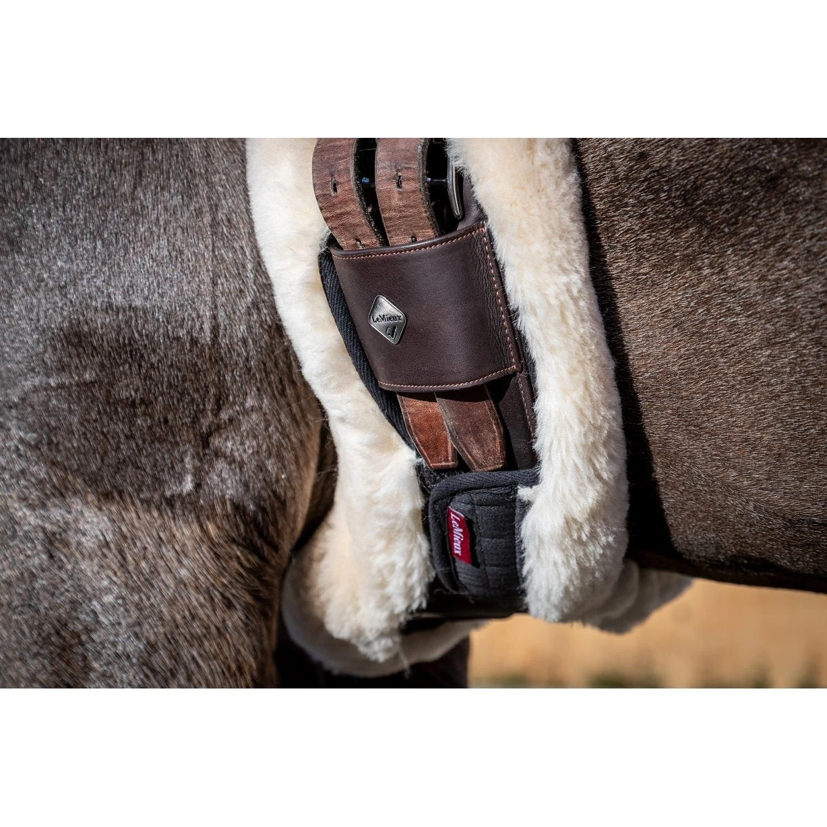 LeMieux Lambswool Anatomic Girth Cover 8 LeMieux Lambswool Anatomic Girth Cover - Image 6