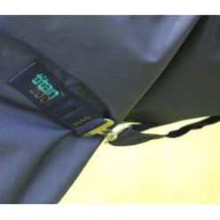 Navy PEI Titan 200g Turnout Rug With Detachable Neck - High-Quality Equestrian Product -Sabandar Store navy pei titan 200g turnout rug with detachable neck high quality equestrian product vivarchie equestrian 8